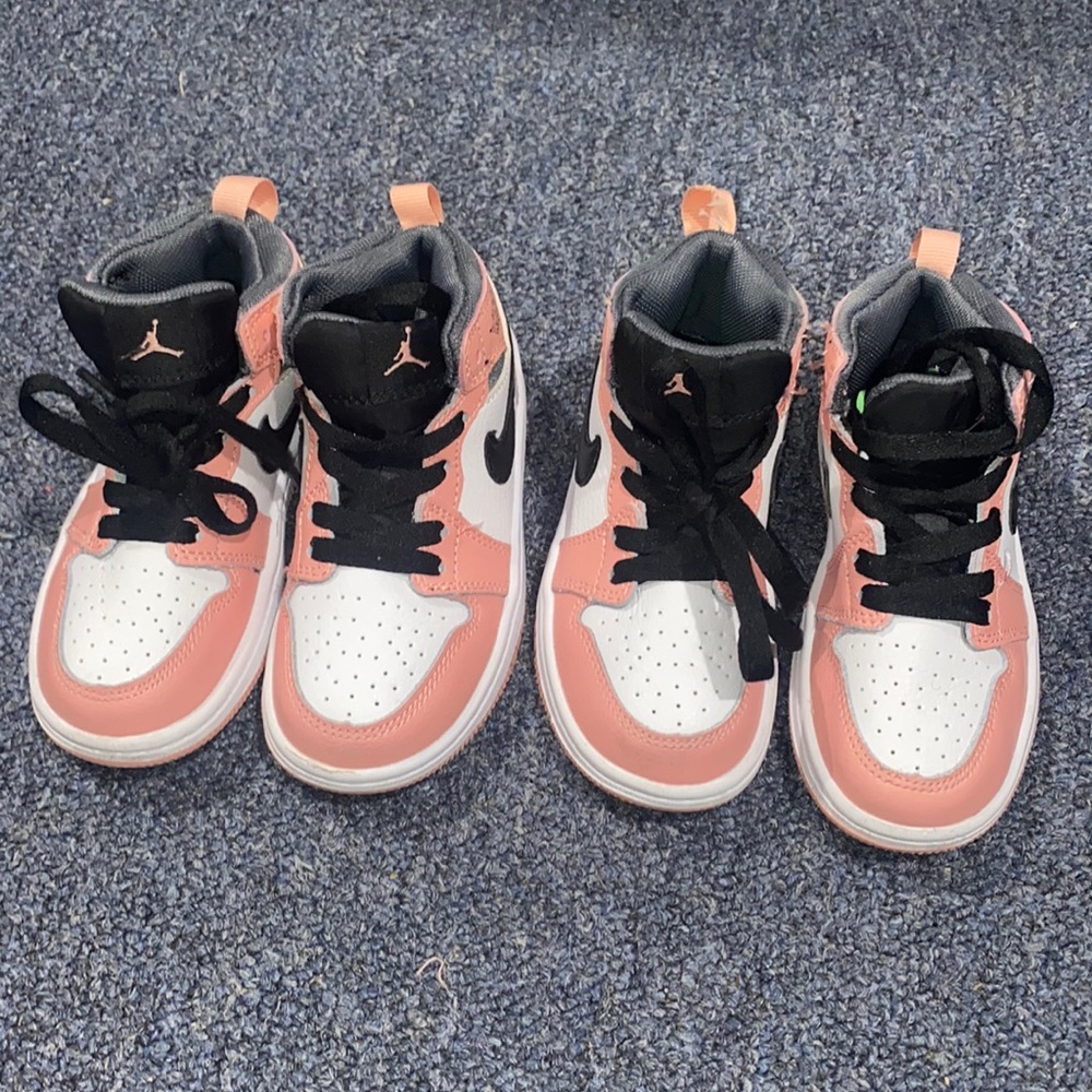 2021 Air Jordan 1 Mid 'Crimson Tint' size 10 2 pairs for $60 1 pair for $30